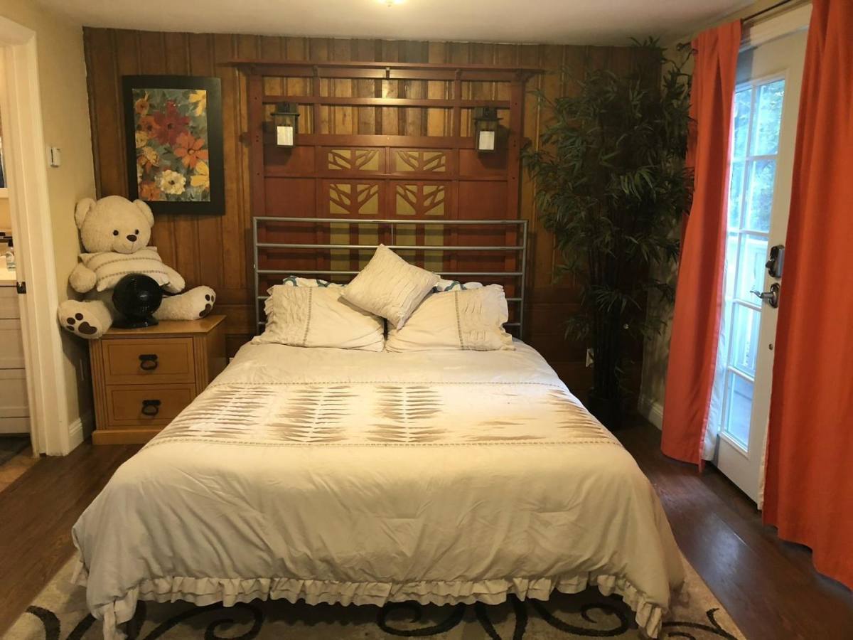 Apartment for rent at 23663 Lake Dr, Crestline, CA 92325