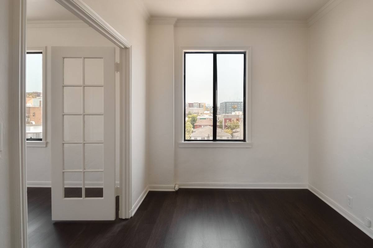 Apartment for rent at 801 S Gramercy Dr, Los Angeles, CA 90005