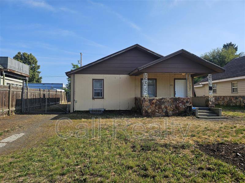 House for rent at 2721 E Rowan Ave, Spokane, WA 99207