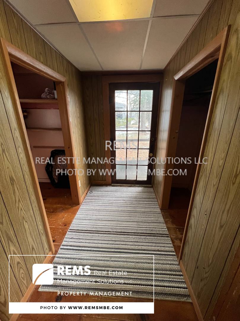 Apartment for rent at 1010 - 1016 Vine St, Wisconsin Dells, WI 53965