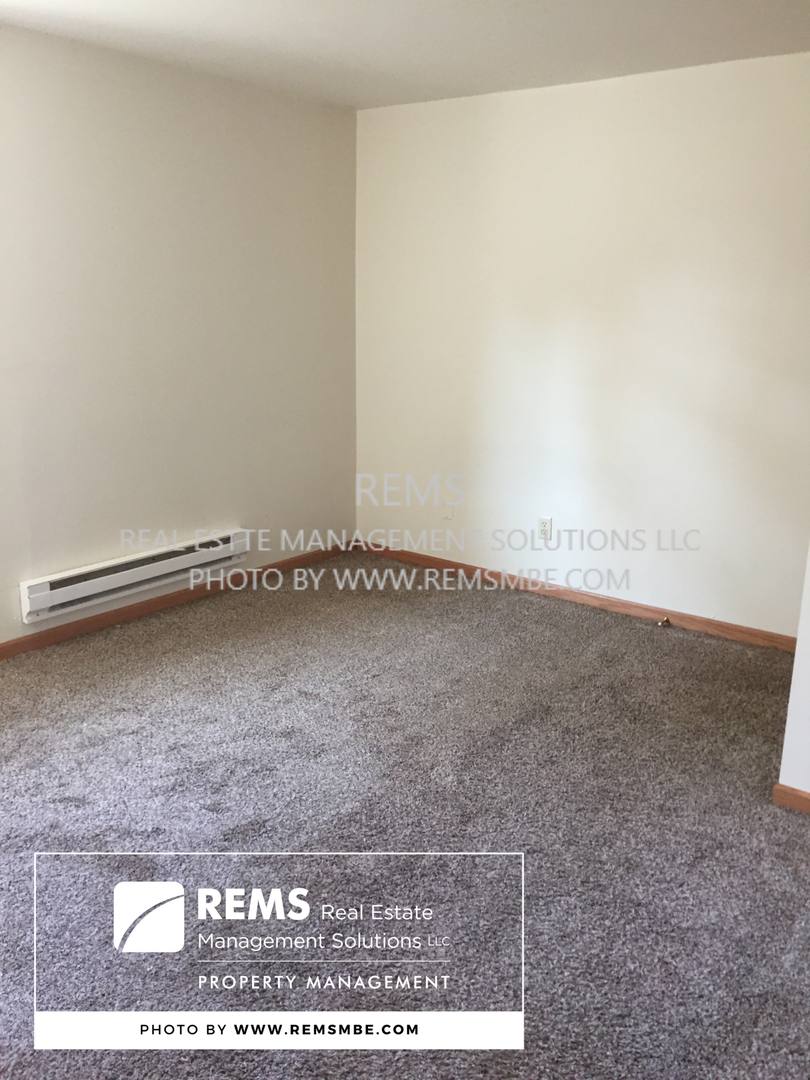 Apartment for rent at 122 Maine St, Mauston, WI 53948