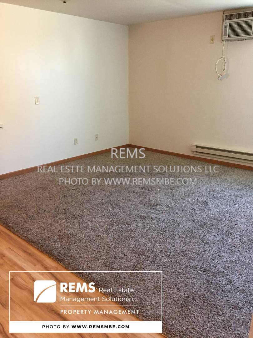 Apartment for rent at 122 Maine St, Mauston, WI 53948