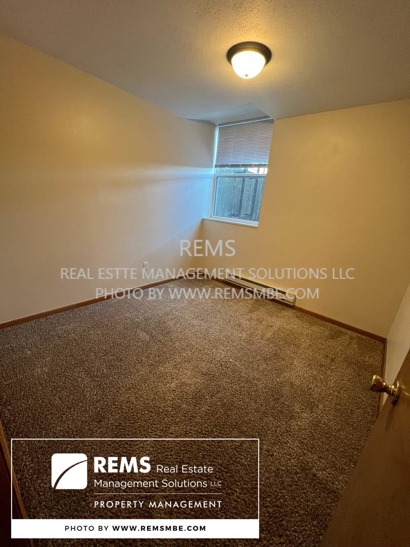 Apartment for rent at 122 Maine St, Mauston, WI 53948