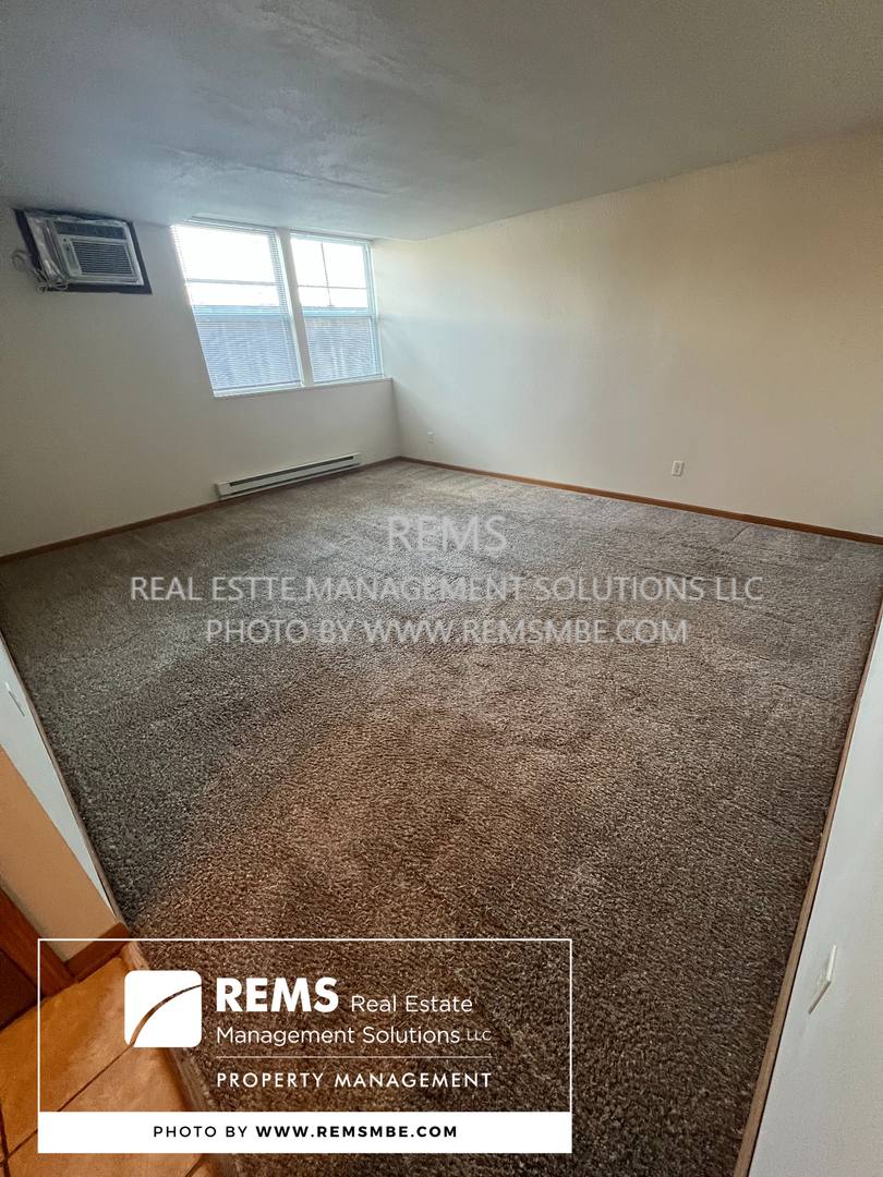 Apartment for rent at 122 Maine St, Mauston, WI 53948