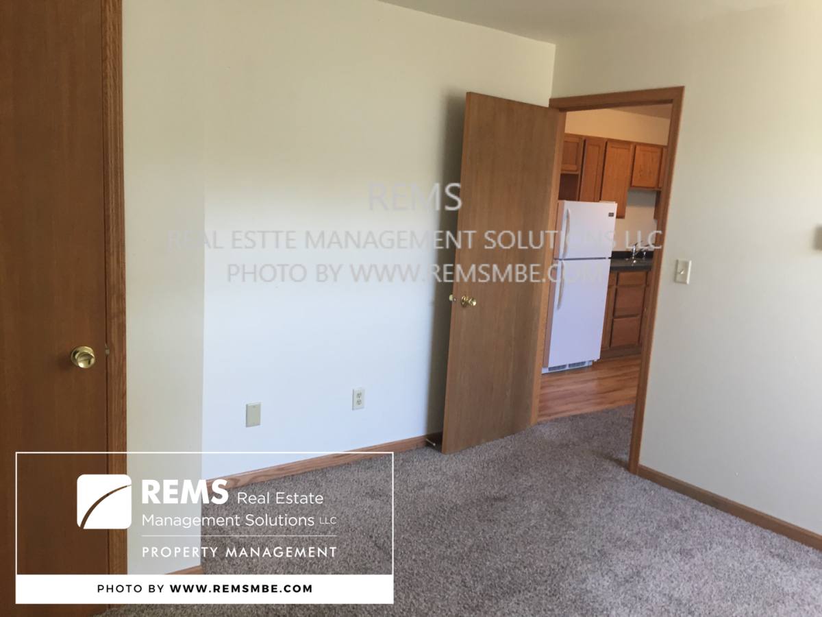 Apartment for rent at 122 Maine St, Mauston, WI 53948