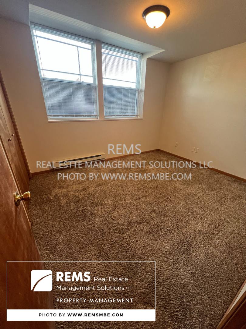 Apartment for rent at 122 Maine St, Mauston, WI 53948