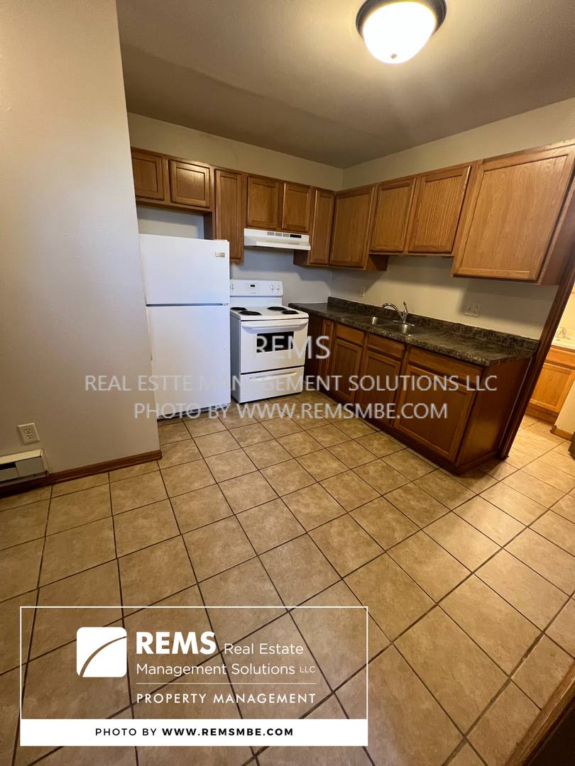 Apartment for rent at 122 Maine St, Mauston, WI 53948