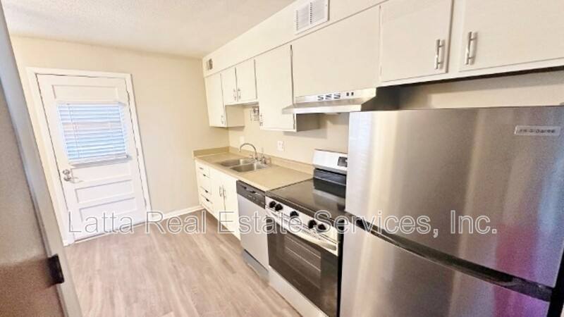 Apartment for rent at 12401 E 40th St #A, Independence, MO 64055