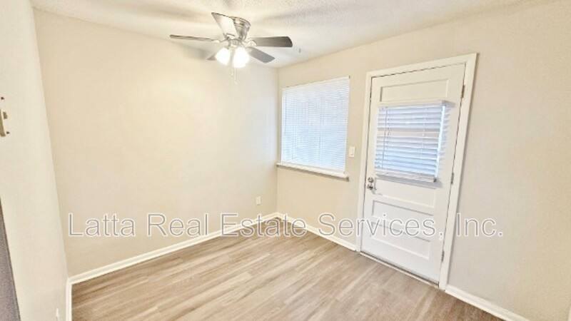 Apartment for rent at 12401 E 40th St #A, Independence, MO 64055