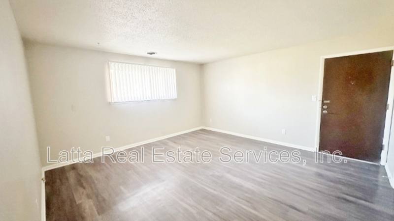 Apartment for rent at 12401 E 40th St #A, Independence, MO 64055