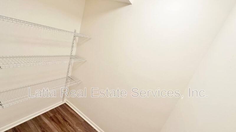Apartment for rent at 12401 E 40th St #A, Independence, MO 64055