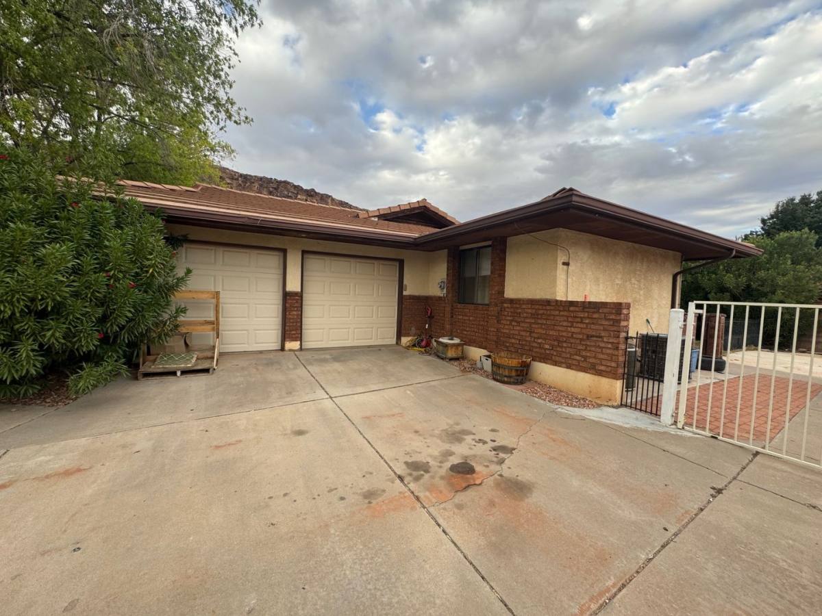 House for rent at 3369 Comanche Rd, Saint George, UT 84790
