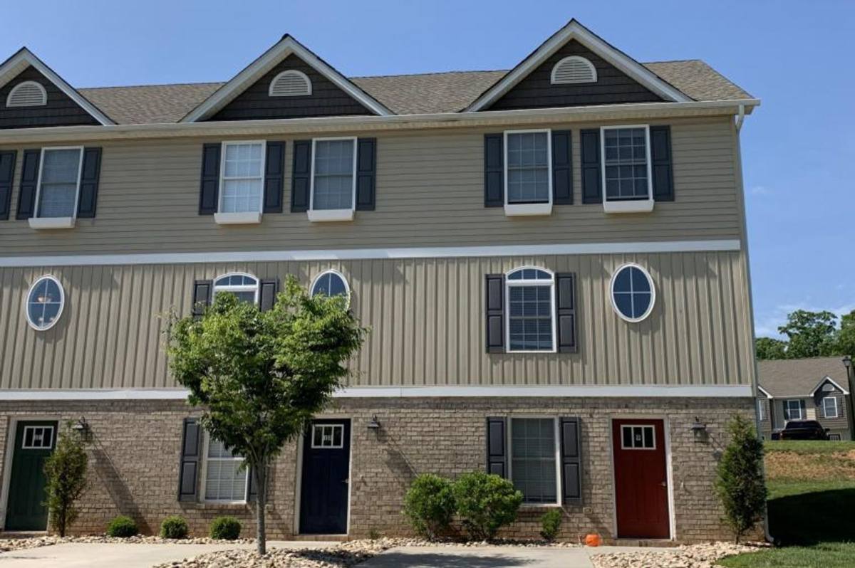 Townhouse for rent at 9 Gloucester Dr, Lynchburg, VA 24501