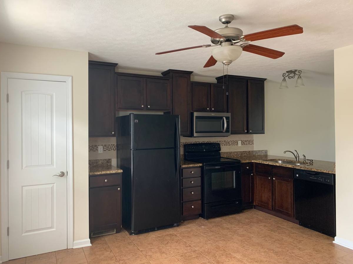 Townhouse for rent at 9 Gloucester Dr, Lynchburg, VA 24501