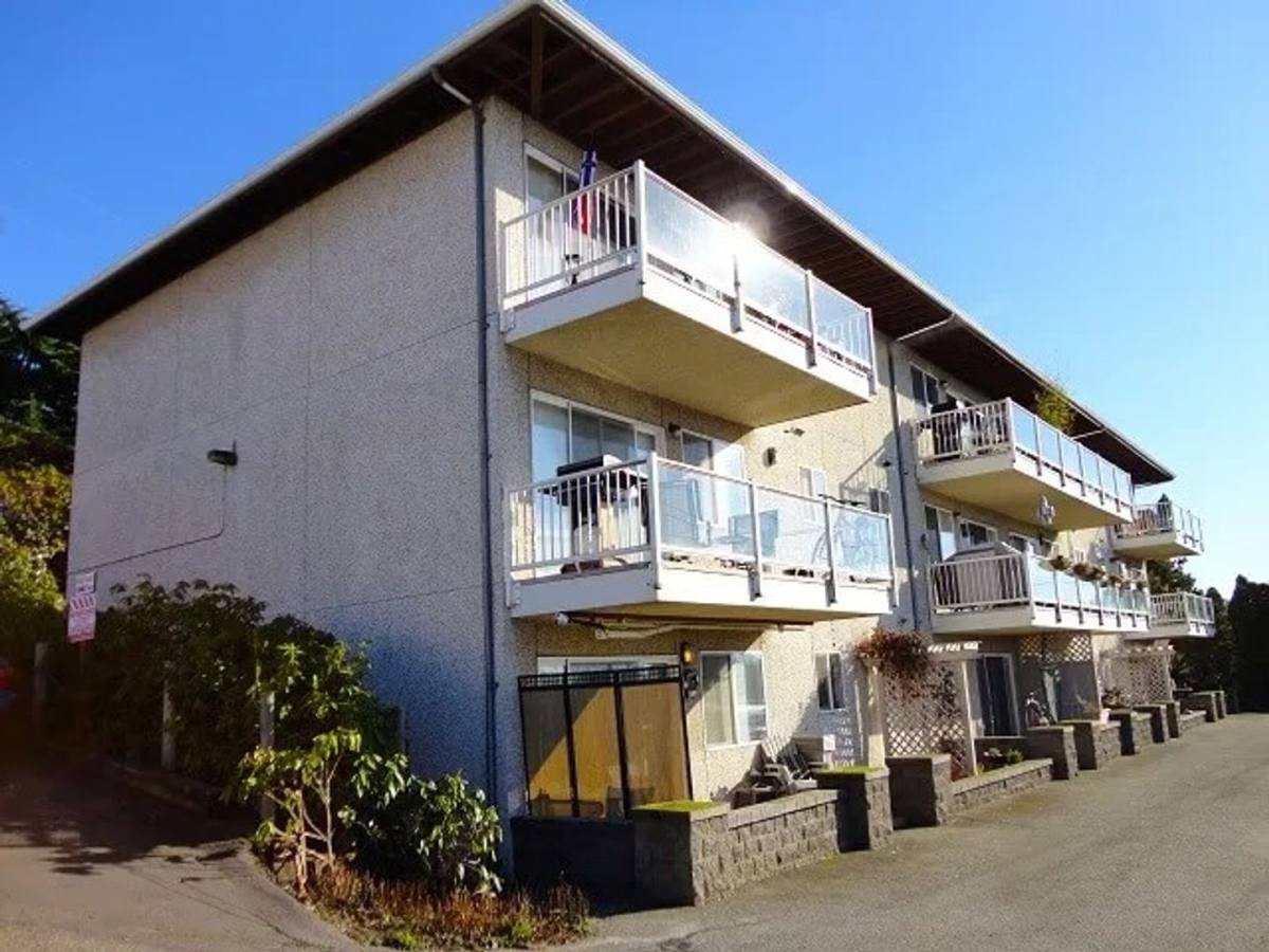 Apartment for rent at 1002 11th St, Bellingham, WA 98225