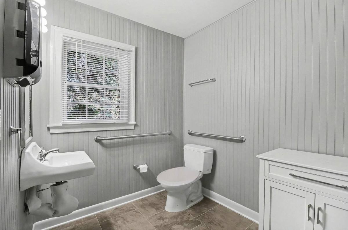 House for rent at 1944 Ridgewood Dr, Atlanta, GA 30307