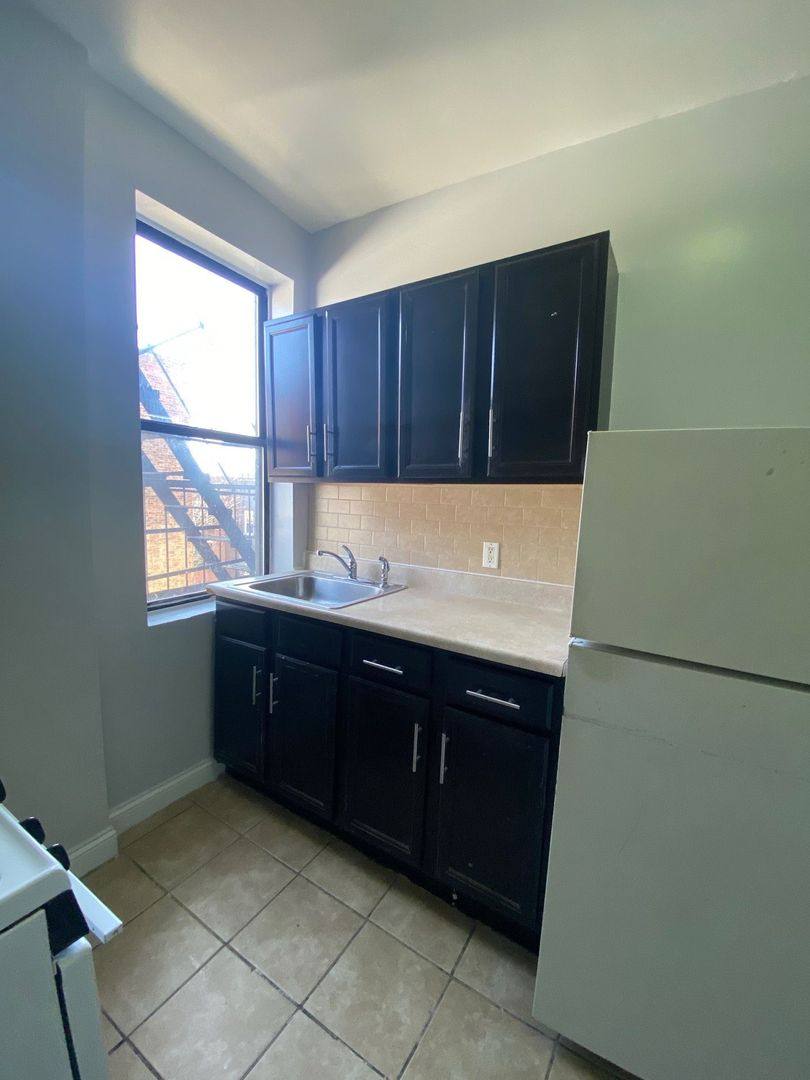 Apartment for rent at 525 60th St, West New York, NJ 07093