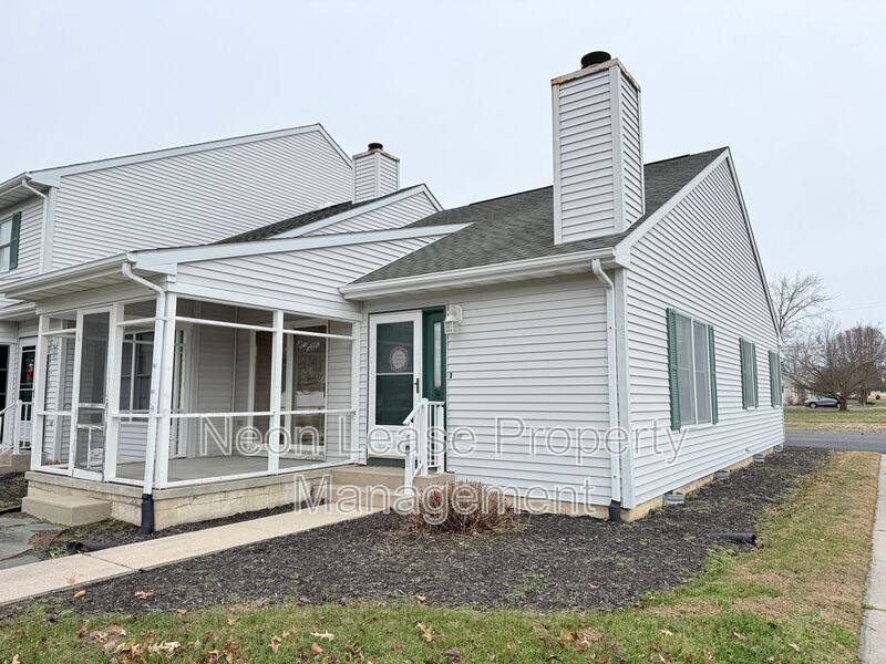 Townhouse for rent at 400 Franklin St, Georgetown, DE 19947