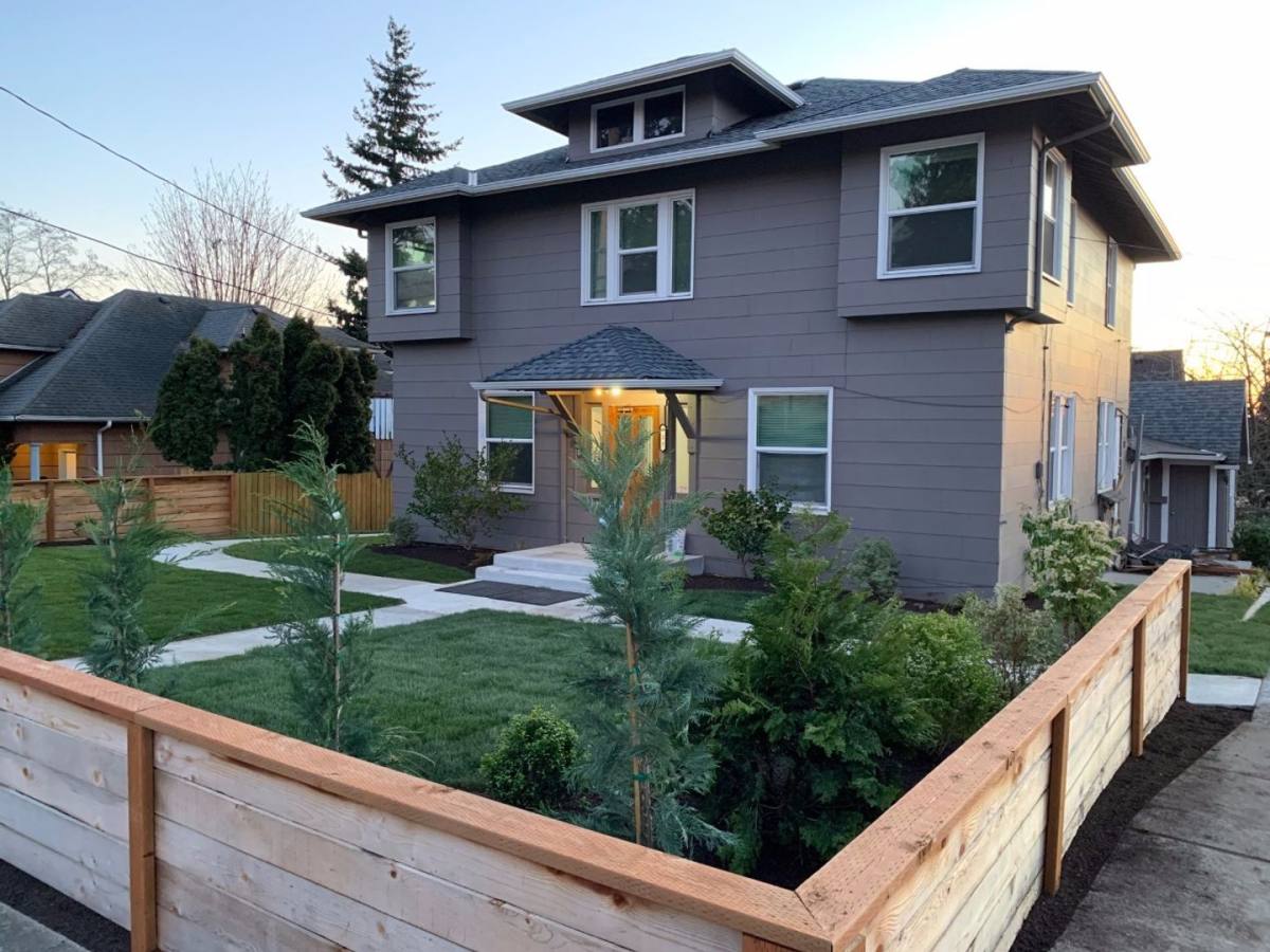 Apartment for rent at 327 N 4th St, Mount Vernon, WA 98273