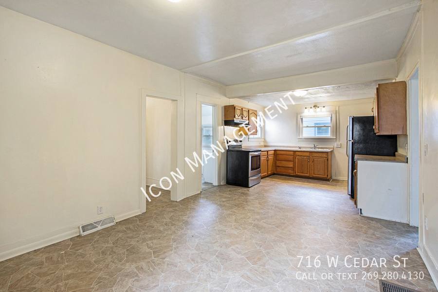 House for rent at 716 W Cedar St, Kalamazoo, MI 49007