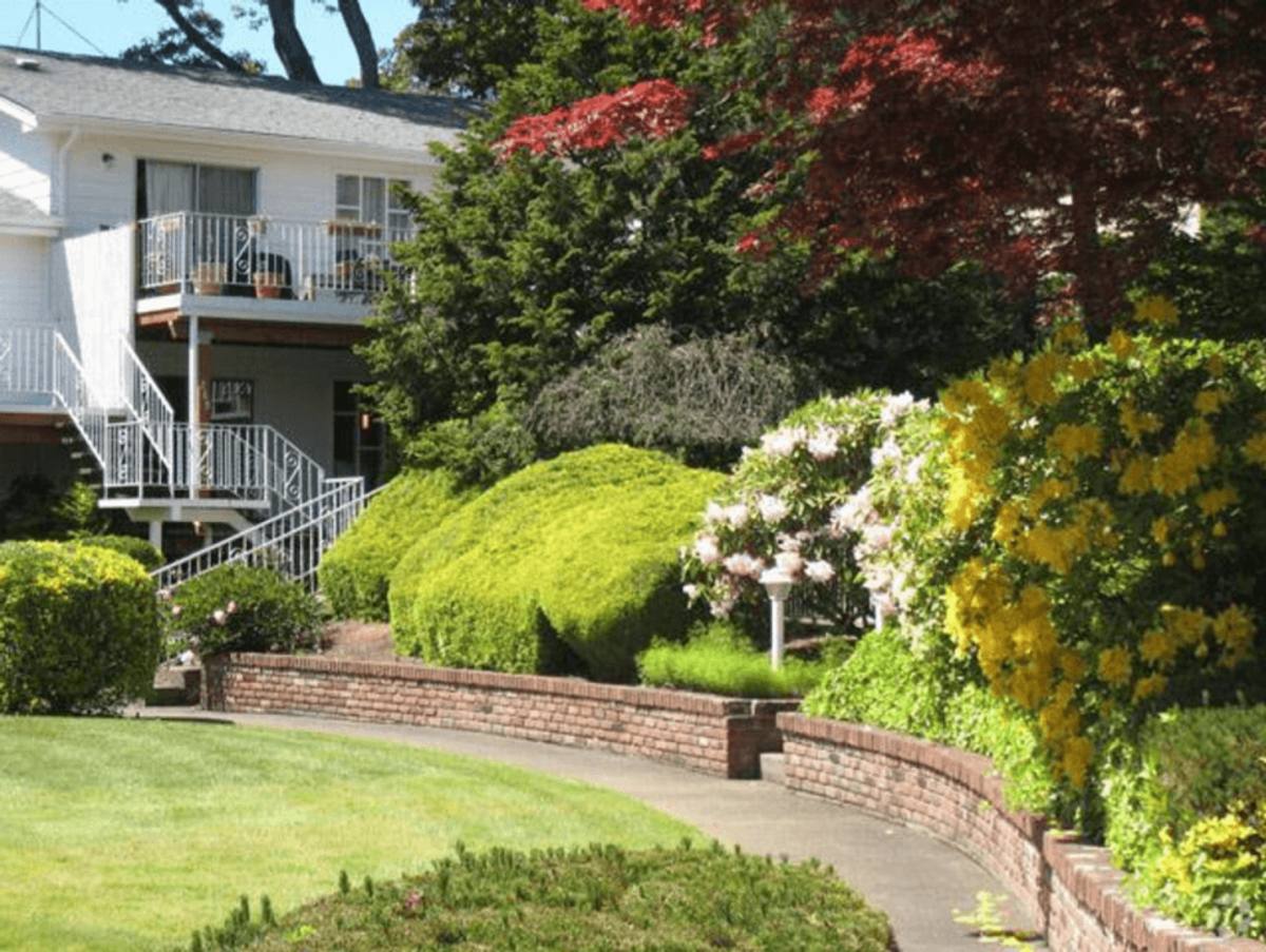 Apartment for rent at 261 Missouri Ave S, Salem, OR 97302