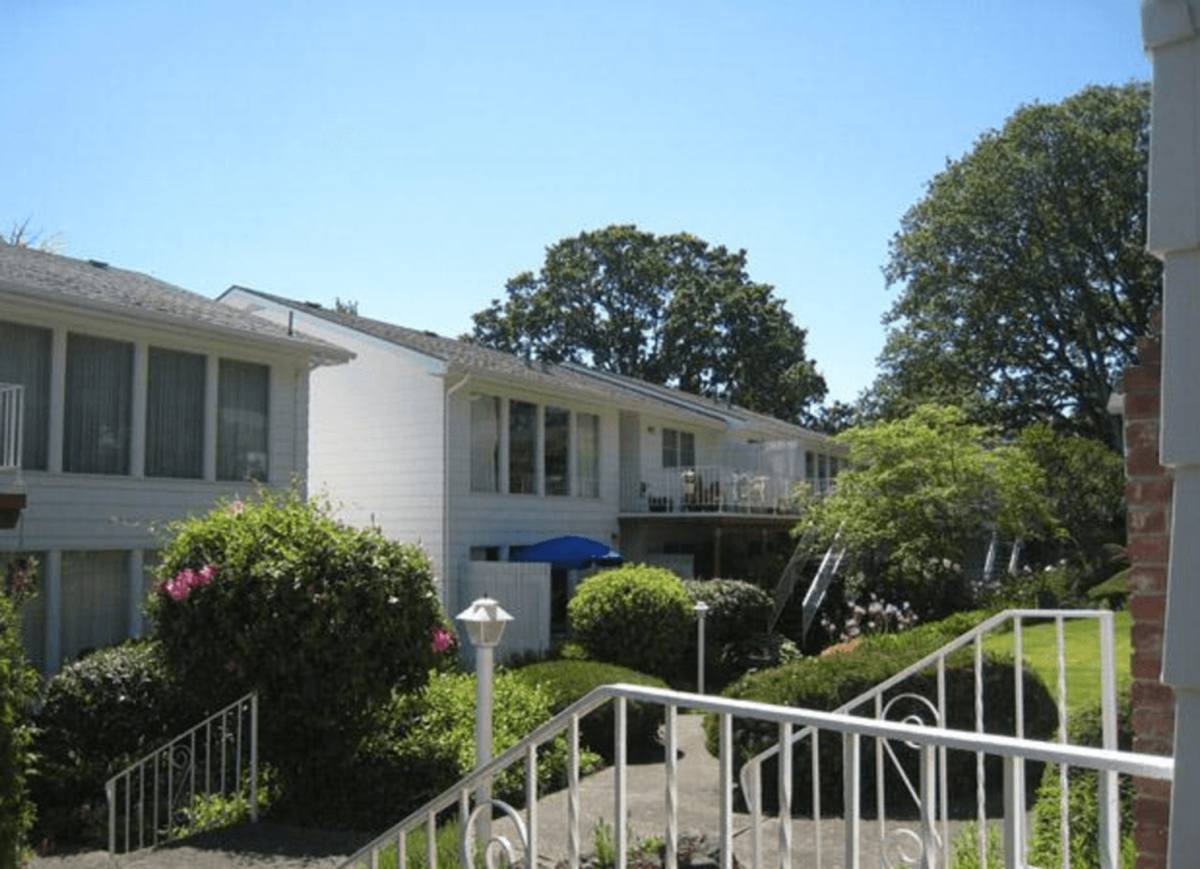Apartment for rent at 261 Missouri Ave S, Salem, OR 97302