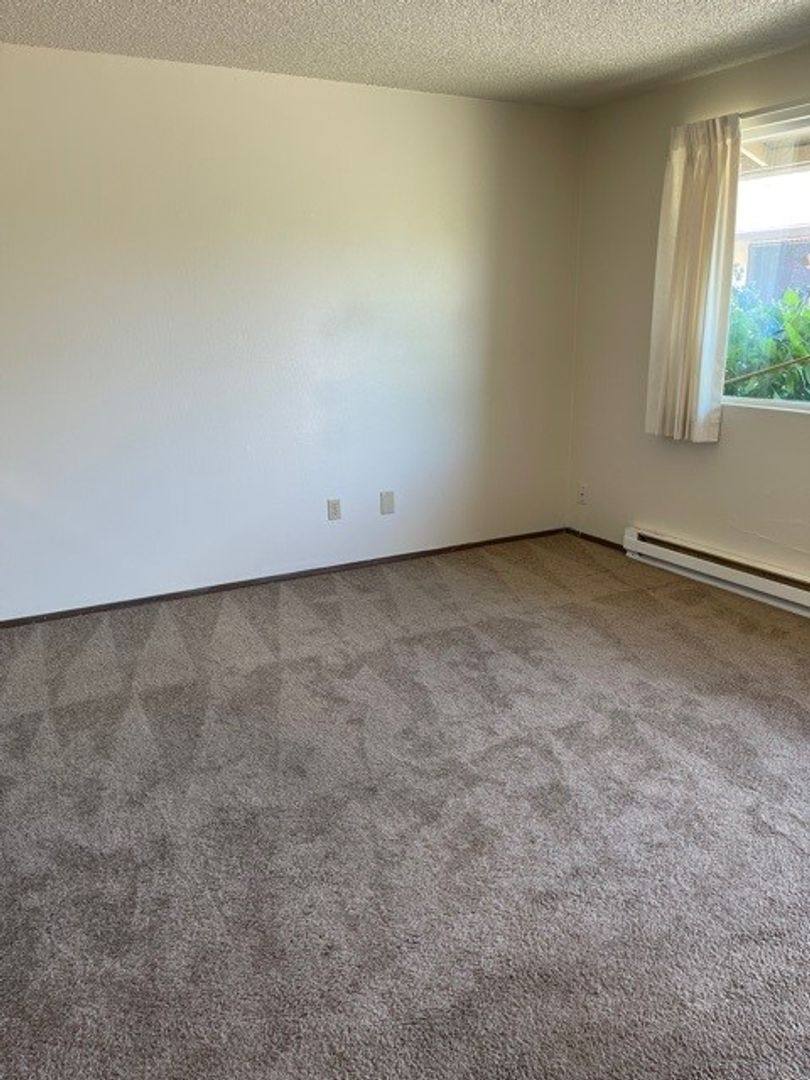 Apartment for rent at 440 Lancaster Dr SE, Salem, OR 97317