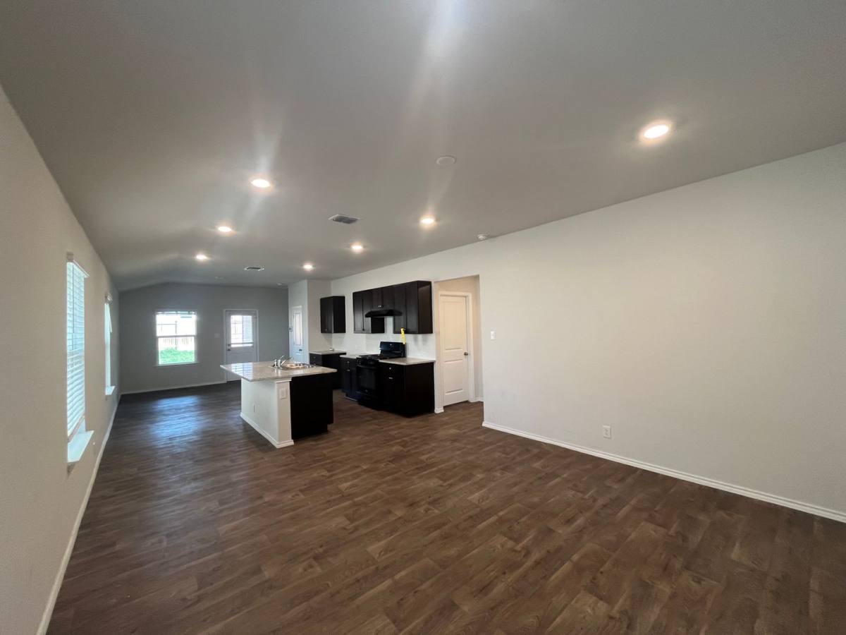 House for rent at 324 Middle Green Loop, Floresville, TX 78114