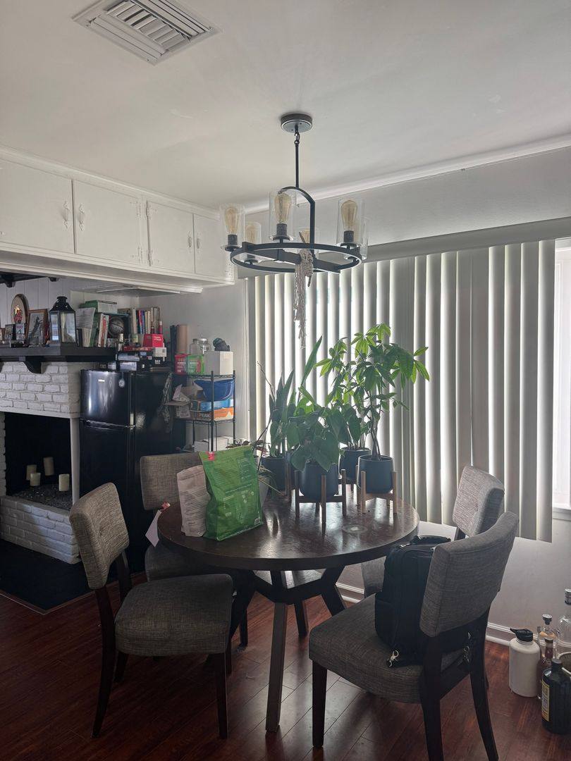 House for rent at 5309 Comercio Way, Woodland Hills, CA 91364