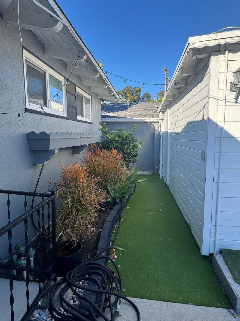 House for rent at 5309 Comercio Way, Woodland Hills, CA 91364