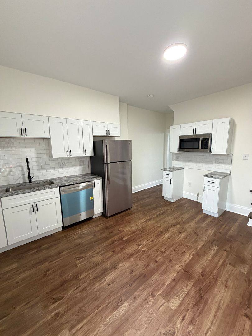 Townhouse for rent at 425 Hanford St, Columbus, OH 43206
