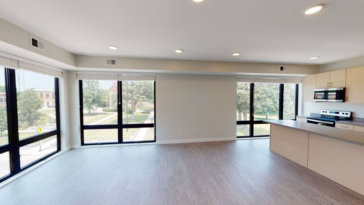 Apartment for rent at 2530 University Ave, Des Moines, IA 50311
