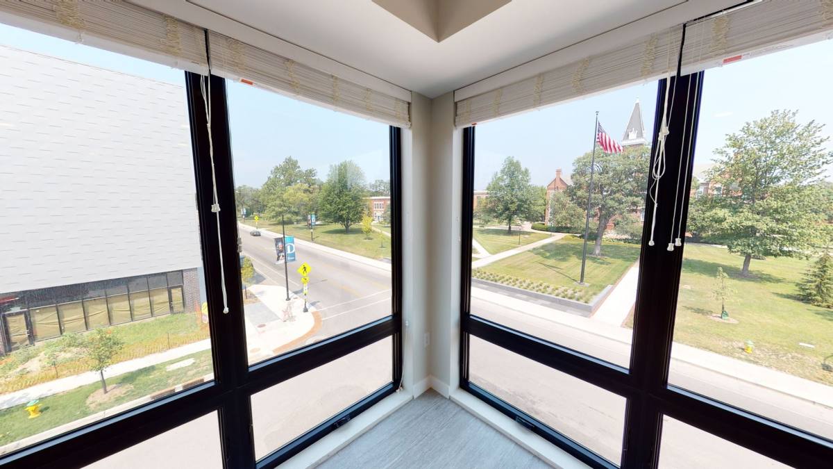 Apartment for rent at 2530 University Ave, Des Moines, IA 50311