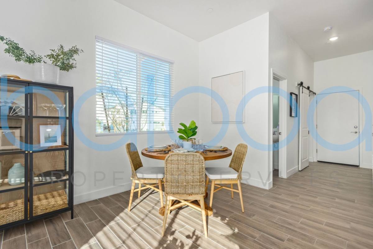 Townhouse for rent at 3230 E Thomas Rd, Mesa, AZ 85213