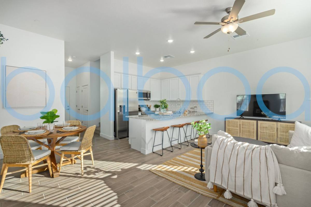 Townhouse for rent at 3230 E Thomas Rd, Mesa, AZ 85213