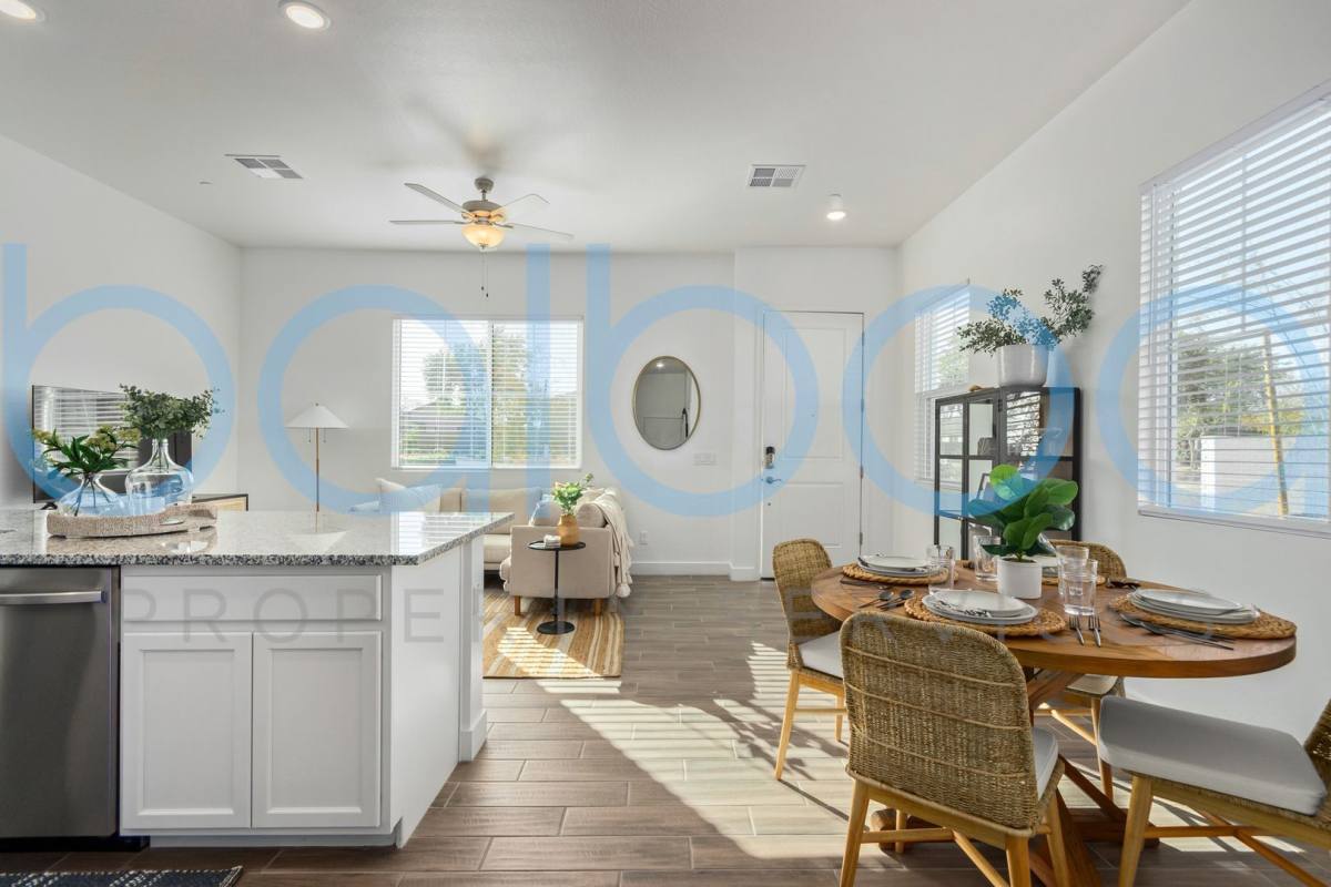 Townhouse for rent at 3230 E Thomas Rd, Mesa, AZ 85213