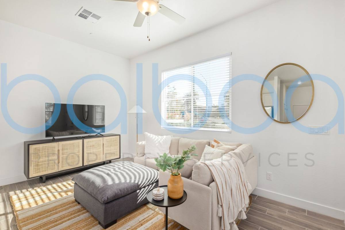 Townhouse for rent at 3230 E Thomas Rd, Mesa, AZ 85213