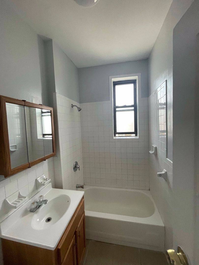 Apartment for rent at 930 Ave C, Bayonne, NJ 07002