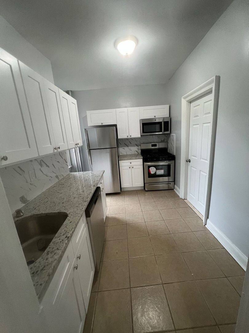 Apartment for rent at 321 Fairmount Ave, Jersey City, NJ 07306