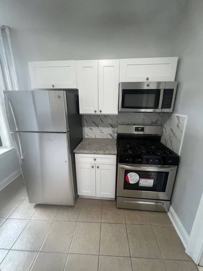 Apartment for rent at 321 Fairmount Ave, Jersey City, NJ 07306