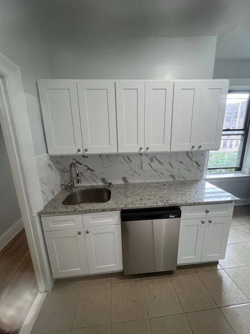 Apartment for rent at 321 Fairmount Ave, Jersey City, NJ 07306
