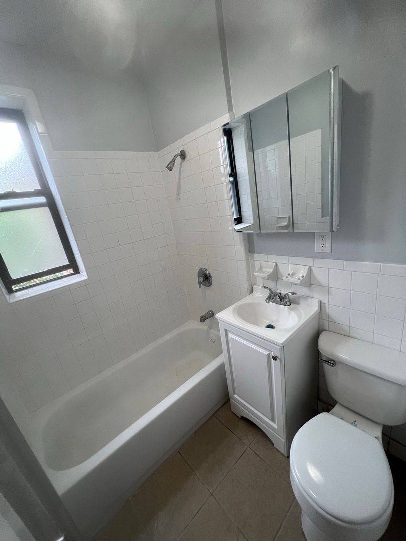 Apartment for rent at 321 Fairmount Ave, Jersey City, NJ 07306