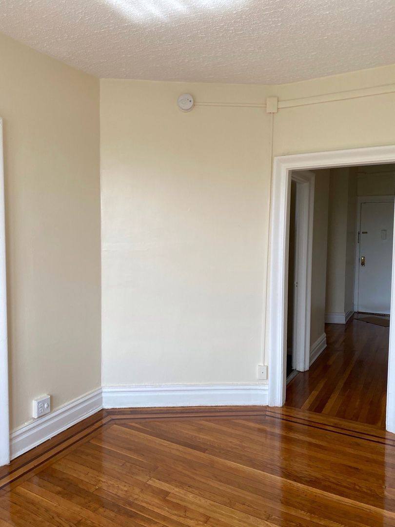 Apartment for rent at 1111-1113 Kennedy Blvd, Bayonne, NJ 07002
