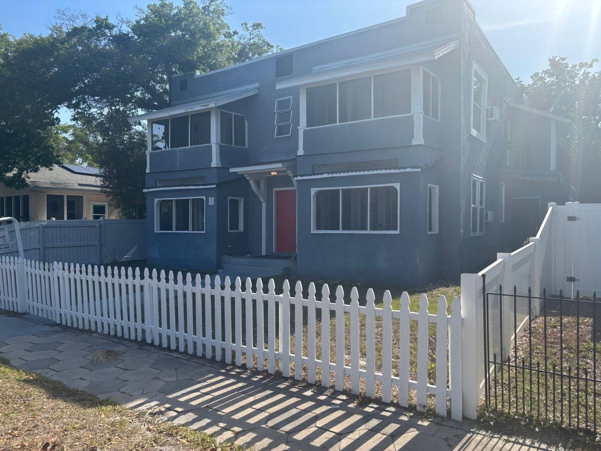 Apartment for rent at 621 15th St N, Saint Petersburg, FL 33705