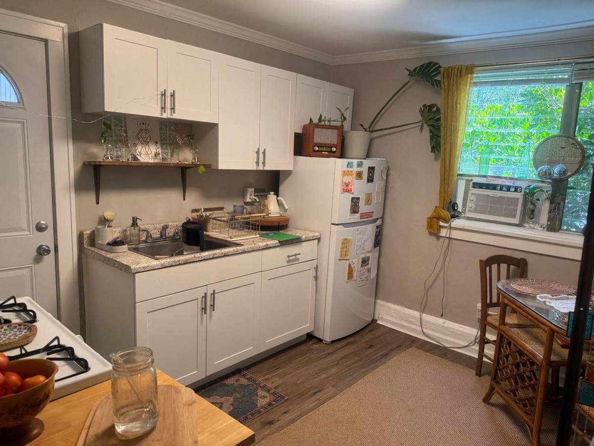 Apartment for rent at 621 15th St N, Saint Petersburg, FL 33705