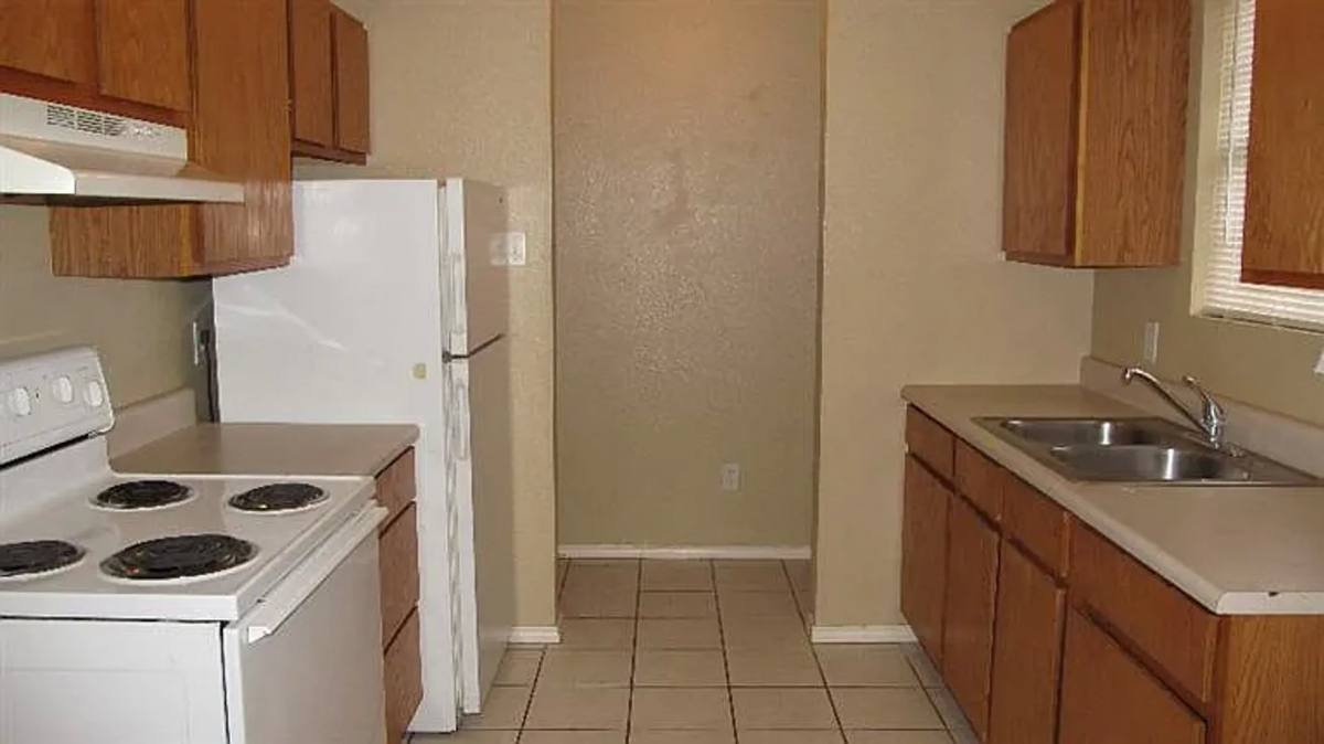 Apartment for rent at 914 82nd St, Lubbock, TX 79423