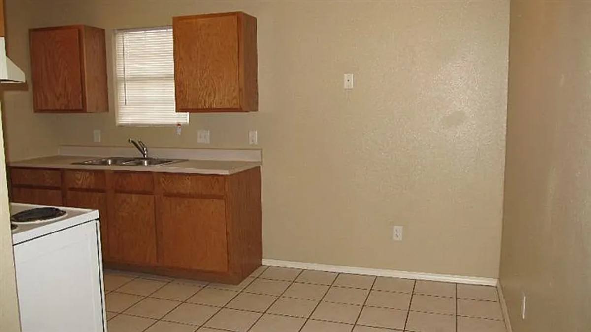 Apartment for rent at 914 82nd St, Lubbock, TX 79423