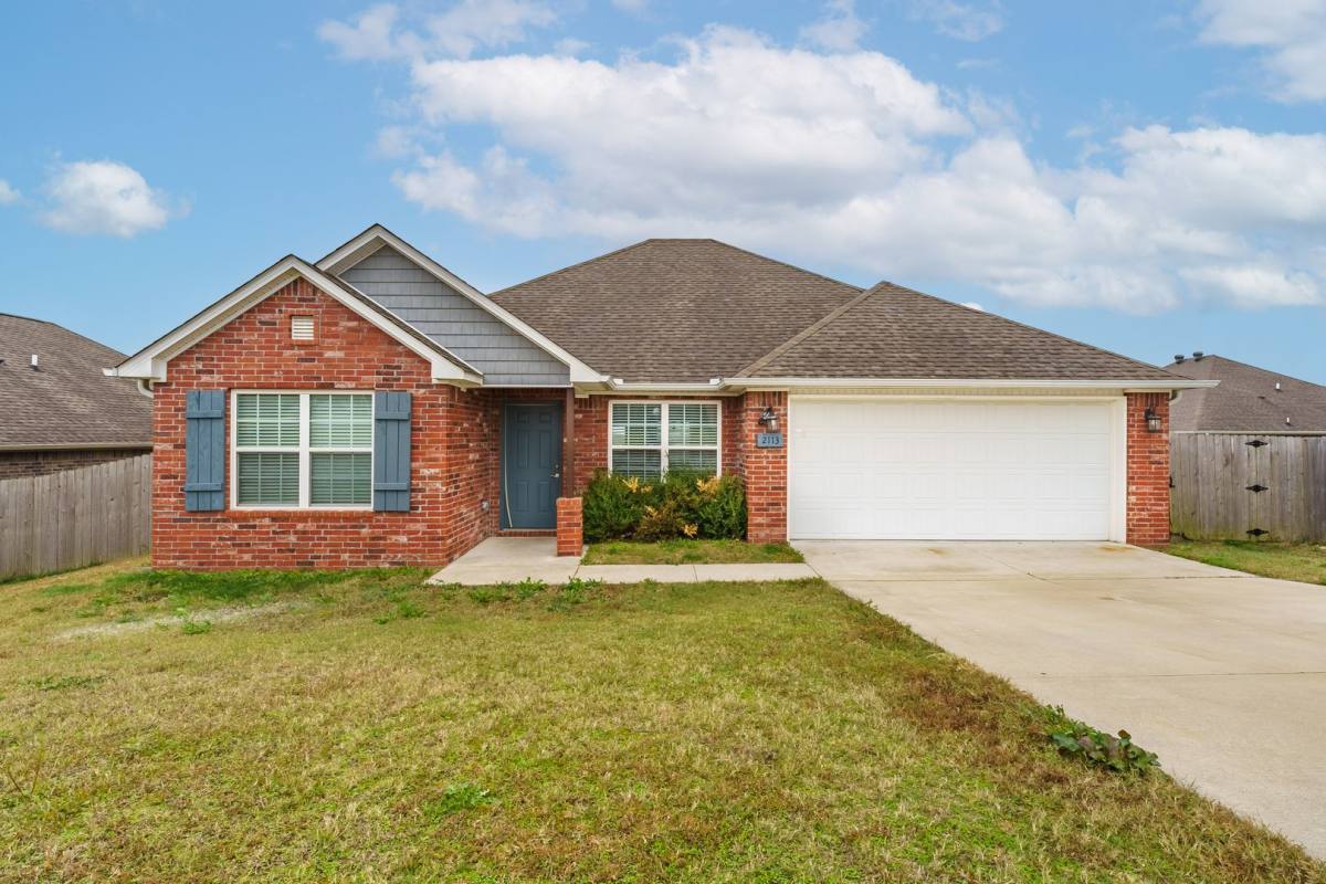 House for rent at 2113 Ridge St, Gentry, AR 72734