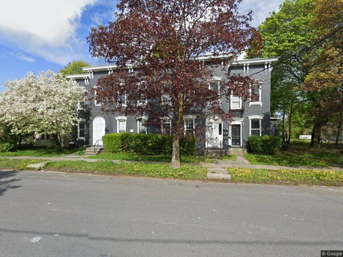 Apartment for rent at 19 Franklin St, Auburn, NY 13021