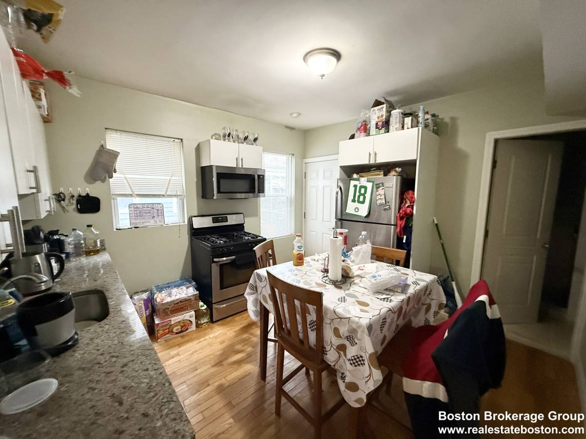 Apartment for rent at 3977 Washington St #1, Roslindale, MA 02131